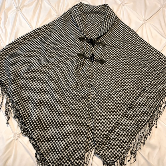 Houndstooth Shawl - Picture 1 of 2